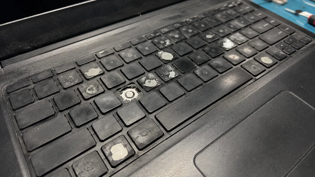 Laptop Keyboard Replacement Singapore – worn keyboard